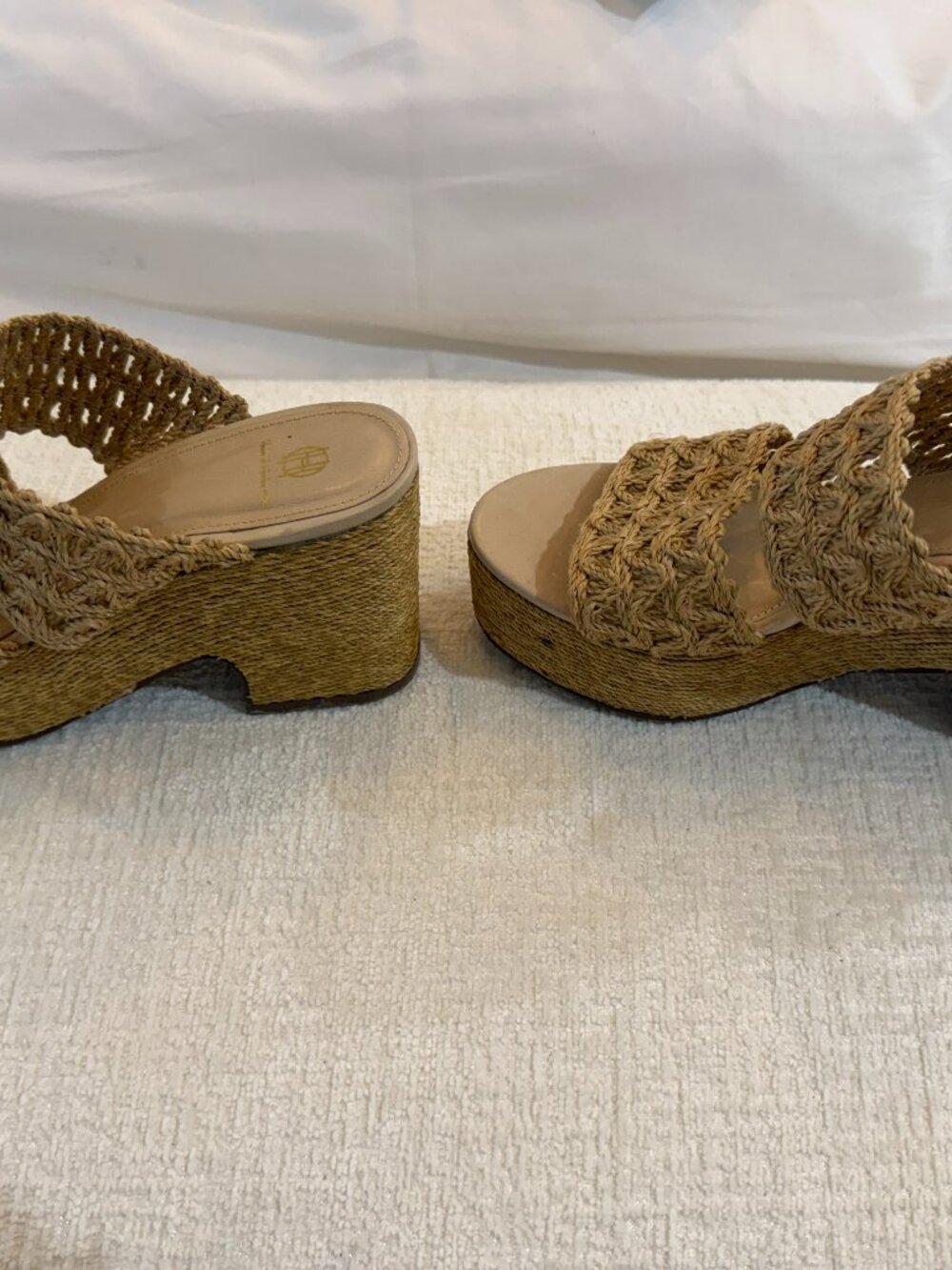 House of Harlow 1960 Tan Woven Platform Slide Sandals Size 8.5
